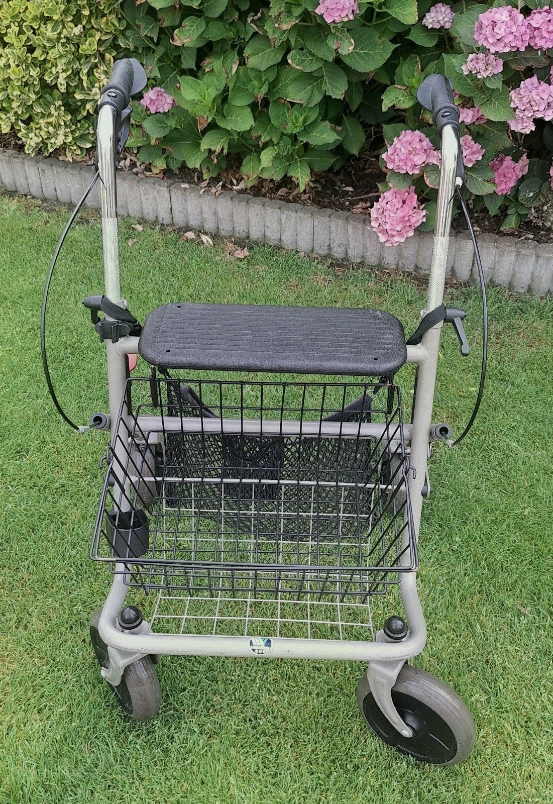 Rollator Vermeiren inclusief mandje + tas., Enlèvement, Poids léger, Comme neuf