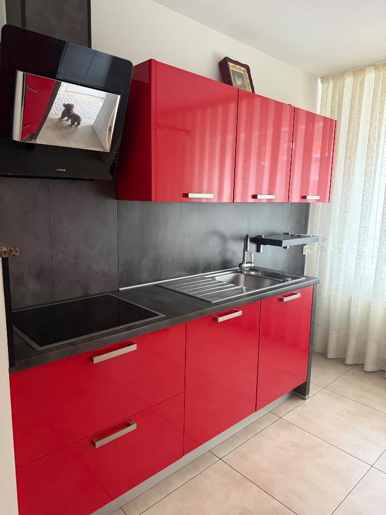Rode complete keuken, Huis en Inrichting, Ophalen, Zo goed als nieuw