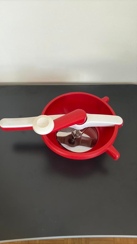 Keukenaccesoire van tupperware, Huis en Inrichting, Ophalen, Zo goed als nieuw, Rood