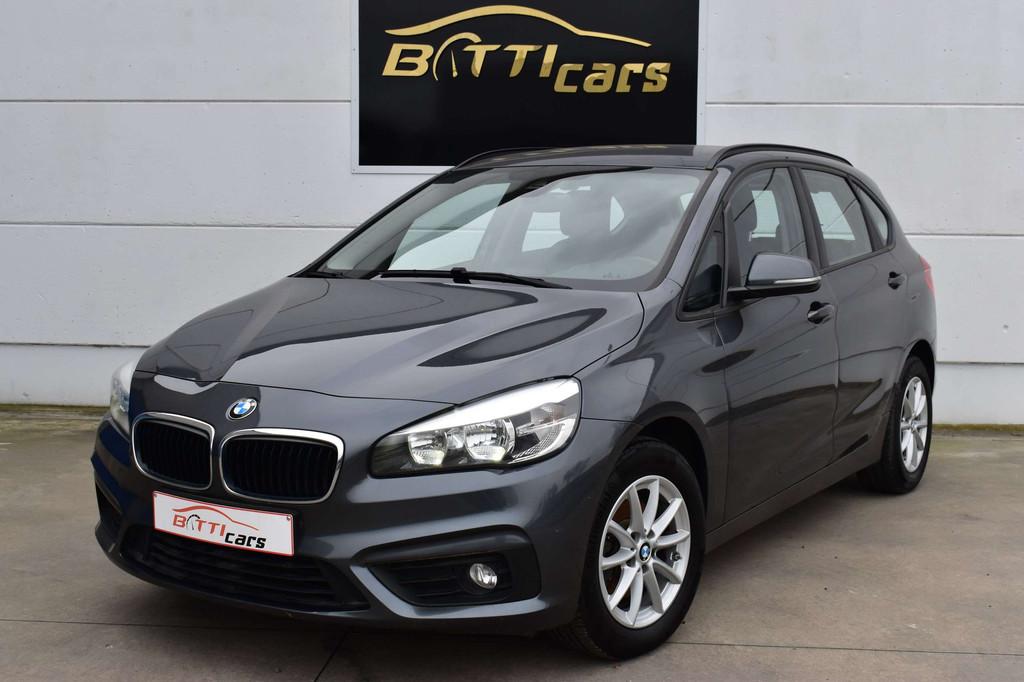 BMW 2 Serie 216 d* Navi* 2-Zone Airco* PDC achteraan* Cruise, Autos, BMW, Argent ou Gris, 1440 kg, Euro 6, Entreprise