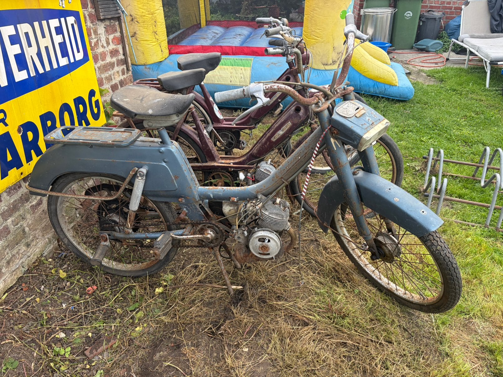 Oude peugeot brommer, Fietsen en Brommers, Ophalen, Zo goed als nieuw