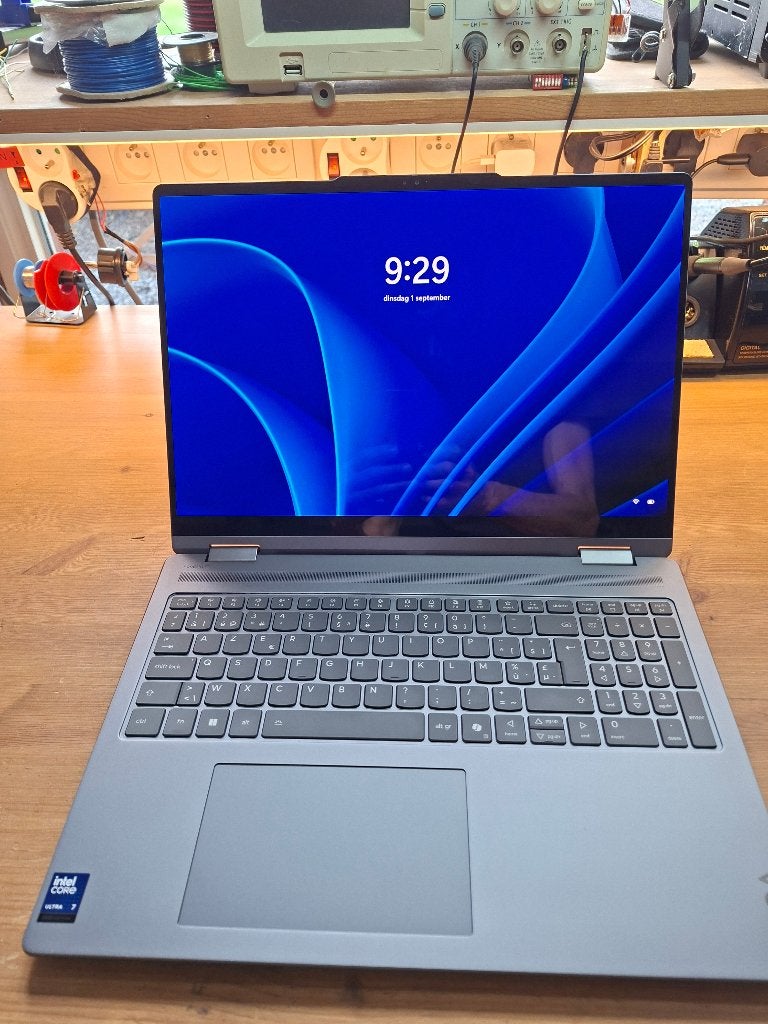 Lenovo Yoga 7 2-en-1 Ultra i7 Oled 2.8K 32 Go/1 To nouveau, Neuf, Avec écran tactile, Intel, 16 pouces
