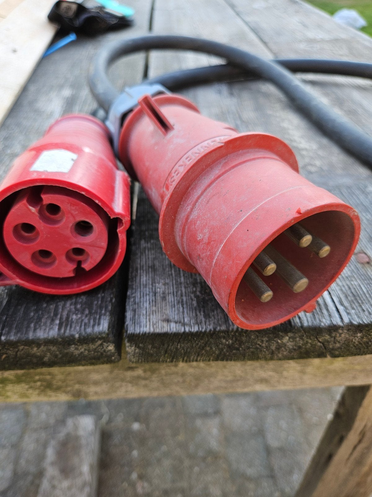 5 polige verloopkabel van 32A naar 16A en 4 losse stekkers, Bricolage & Construction, Électricité & Câbles, Enlèvement, Utilisé