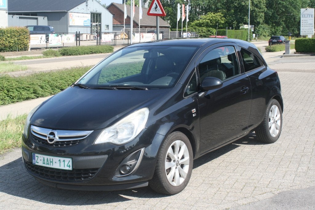 Corsa D 1.4 benz 109d km* ct oke* airco* Version de luxe, Autos, Euro 5, Achat, Boîte manuelle, Noir