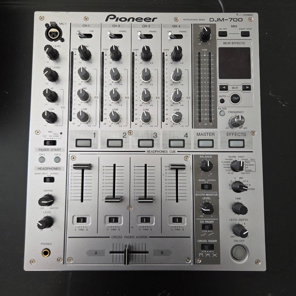 Table de mixage DJ Pioneer DJM-700, Enlèvement, Utilisé, Moins de 5 canaux, Entrée micro