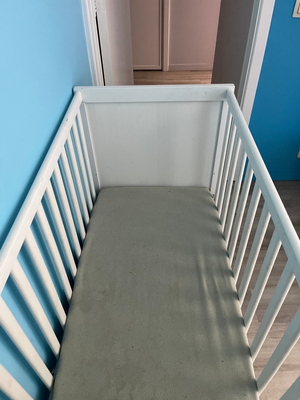 Ikea babybed sunfik met aerosleep evoluton matras, Kinderen en Baby's, Ophalen, Zo goed als nieuw, Matras