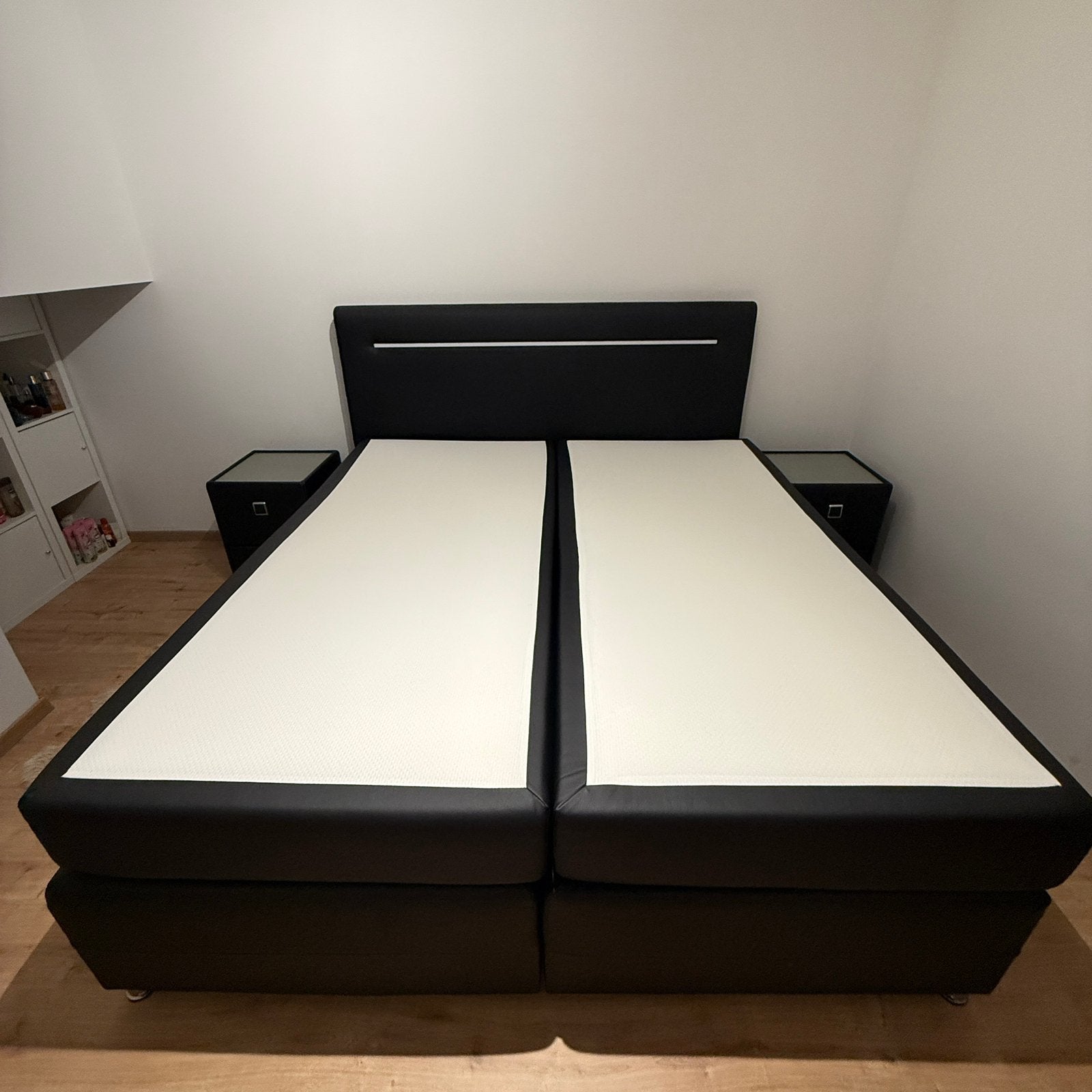 Leder Boxspring 180 x 200 zwart + 2 x nachttafels, Ophalen, Zwart, Tweepersoons, Zo goed als nieuw