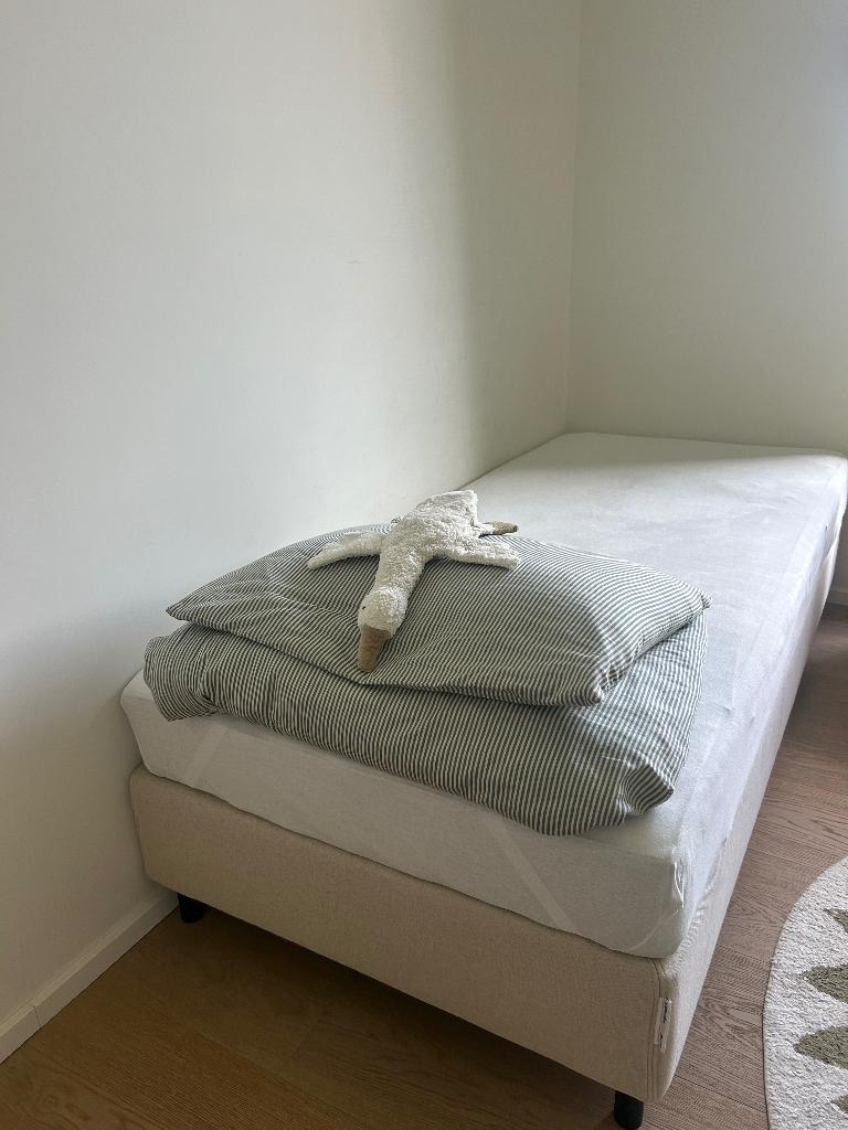 Boxspring IKEA 1 persoon, Huis en Inrichting, Slaapkamer | Boxsprings, Ophalen, 90 cm, Eenpersoons, Beige