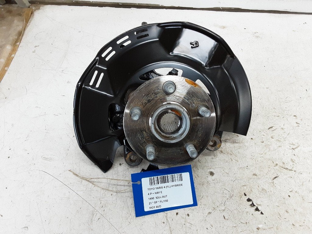 WIELNAAF RECHTS VOOR Toyota Yaris IV (P21 / PA1 / PH1), Gebruikt, Toyota