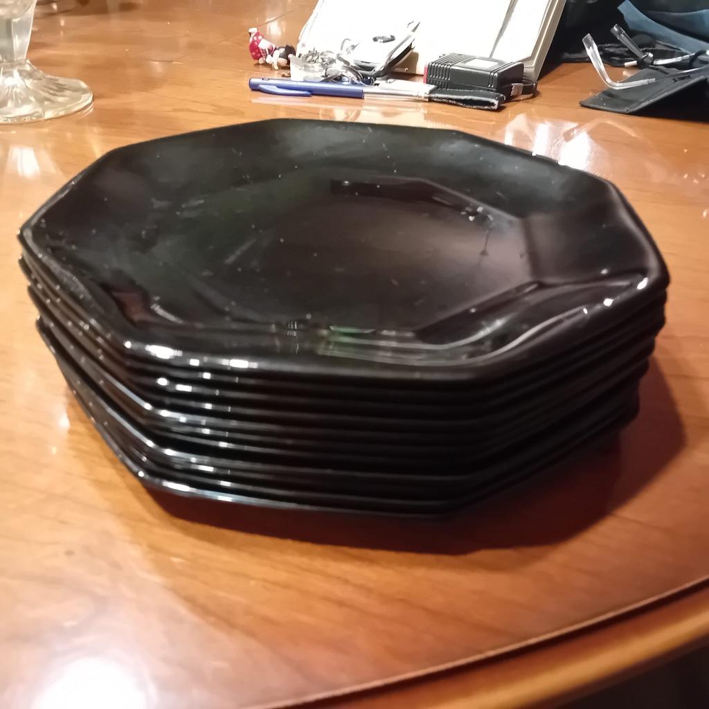 12 assiettes à dessert noires — Collection Esso, Enlèvement
