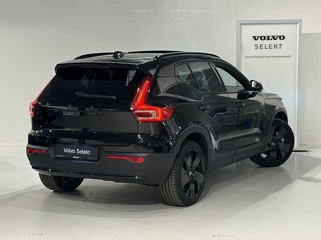 Volvo EX40 Black Edition Ultra Twin Motor Perform + electr, Auto's, Volvo, Automaat, Zwart, 5 zetels, Parkeersensor