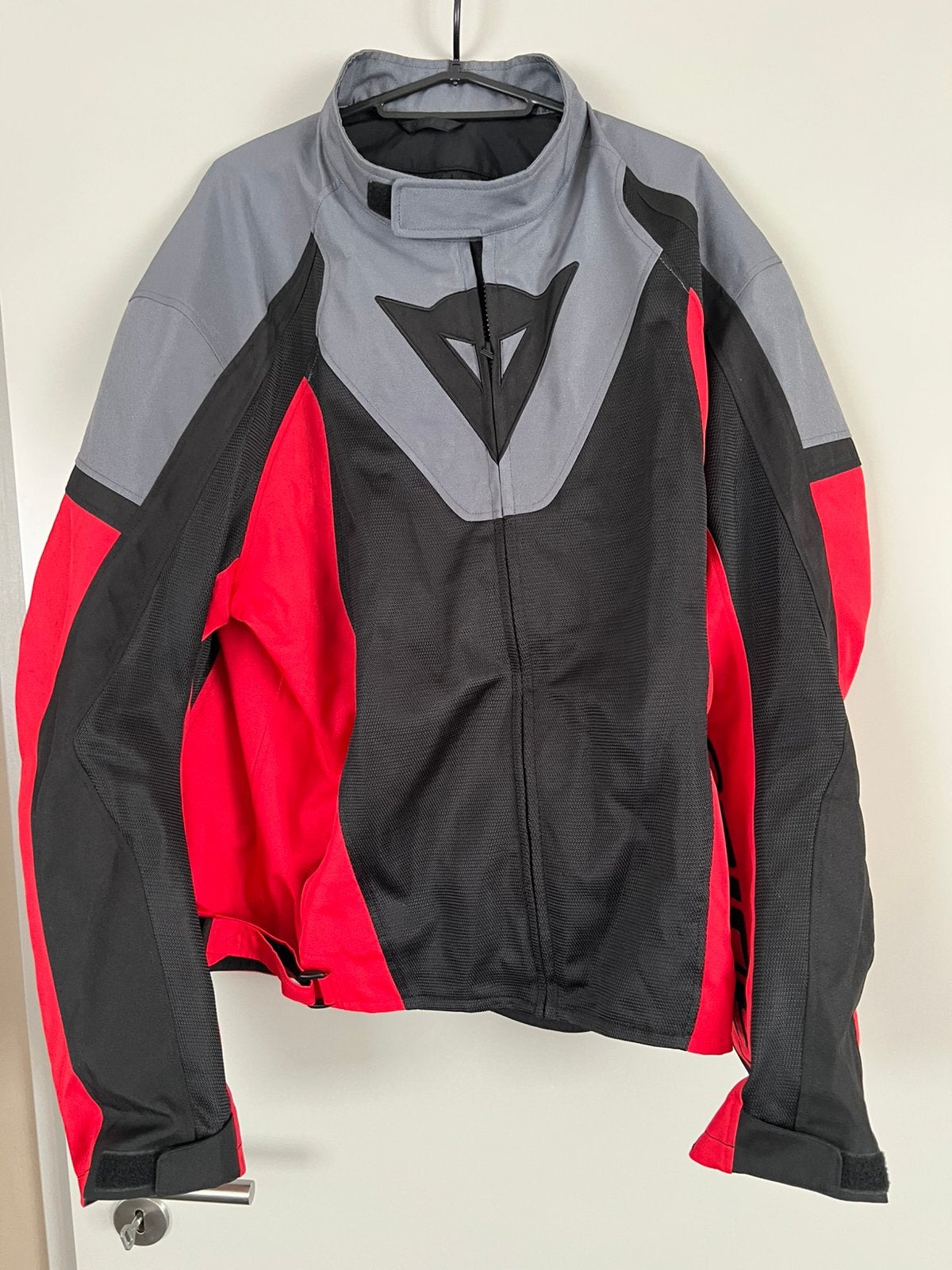 Veste moto Dainese Taille 60, Enlèvement