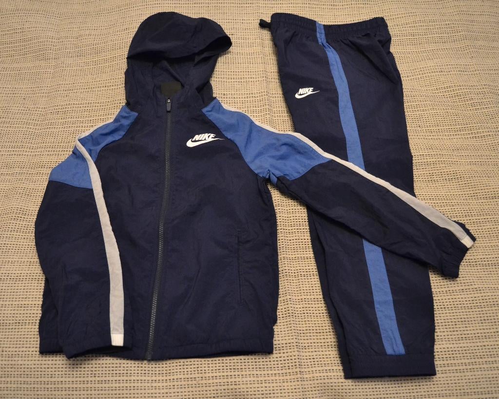 Training tennis Nike 128-137 cm, Ophalen, Nieuw, Kleding, Nike