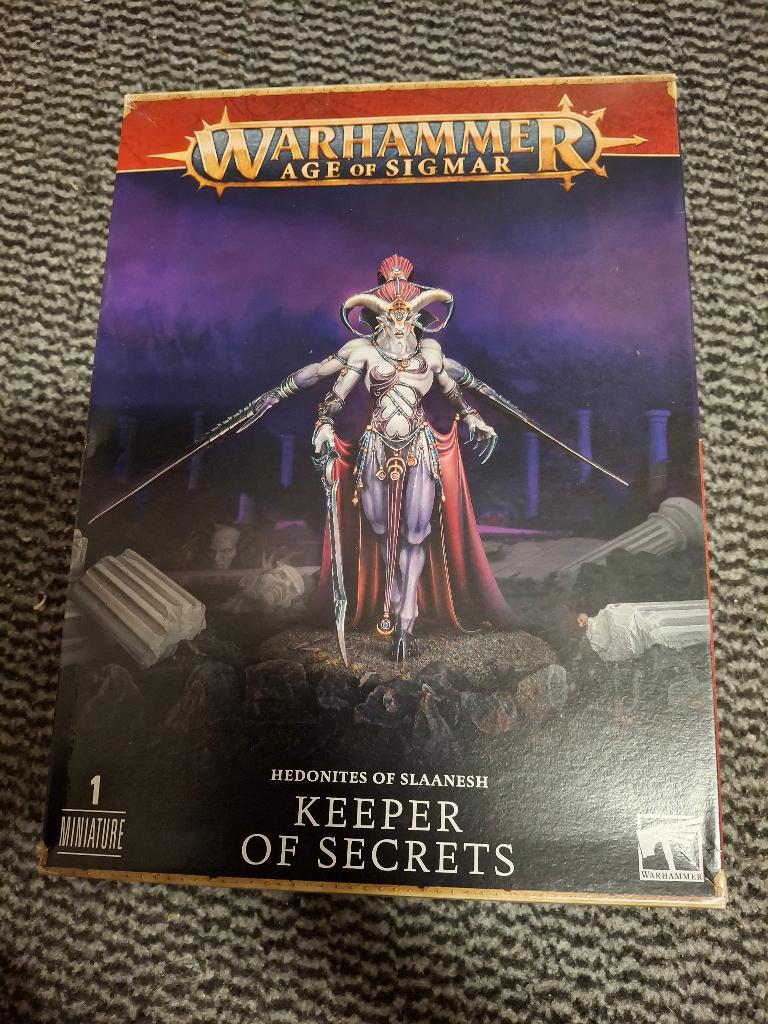 Warhammer keeper of secrets+Daemons Of Slaanesh Daemonettes, Enlèvement ou Envoi, Comme neuf, Personnage ou Figurines