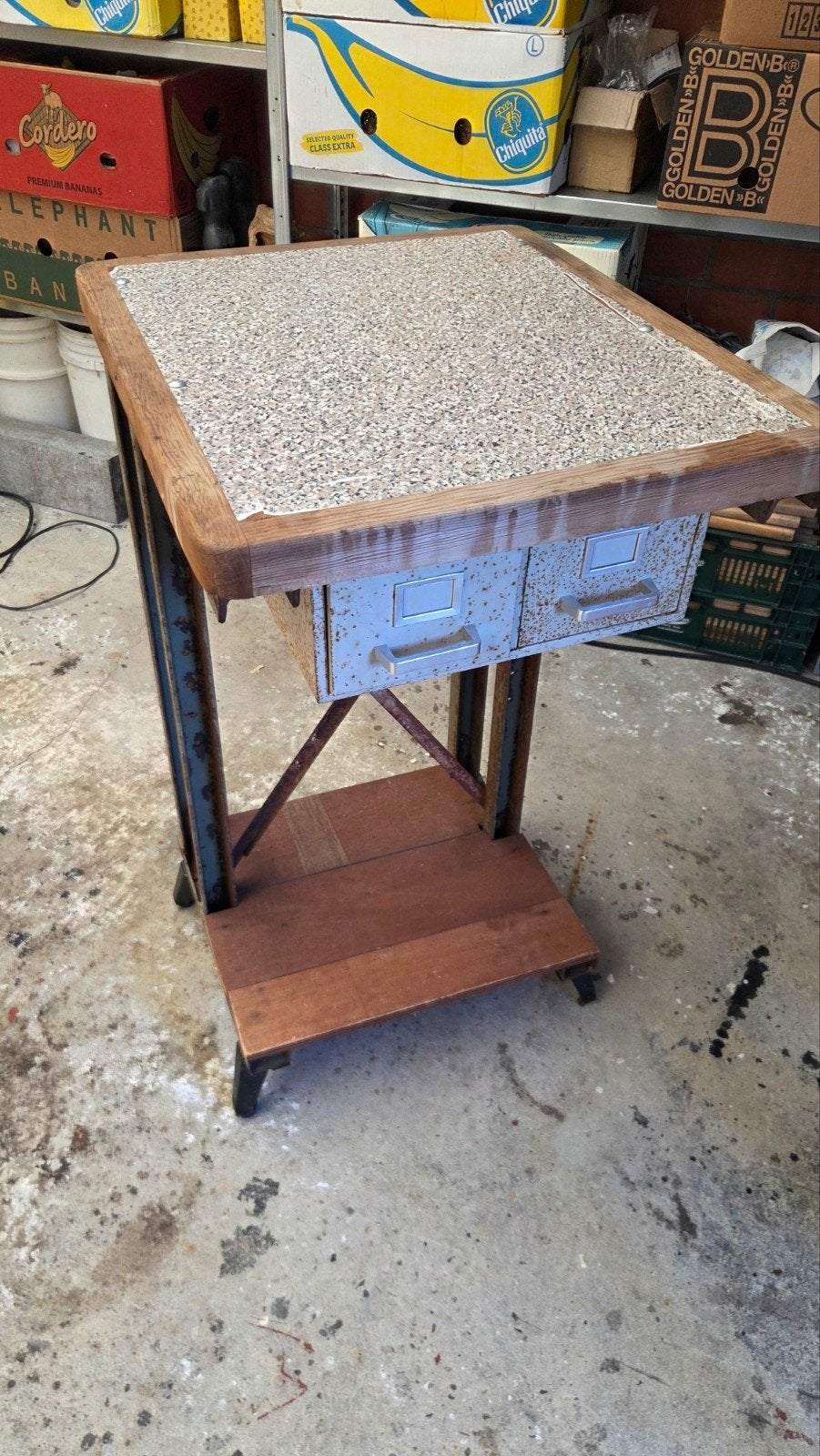 Metalen tafel kast
Staantafel Industriële look, Ophalen