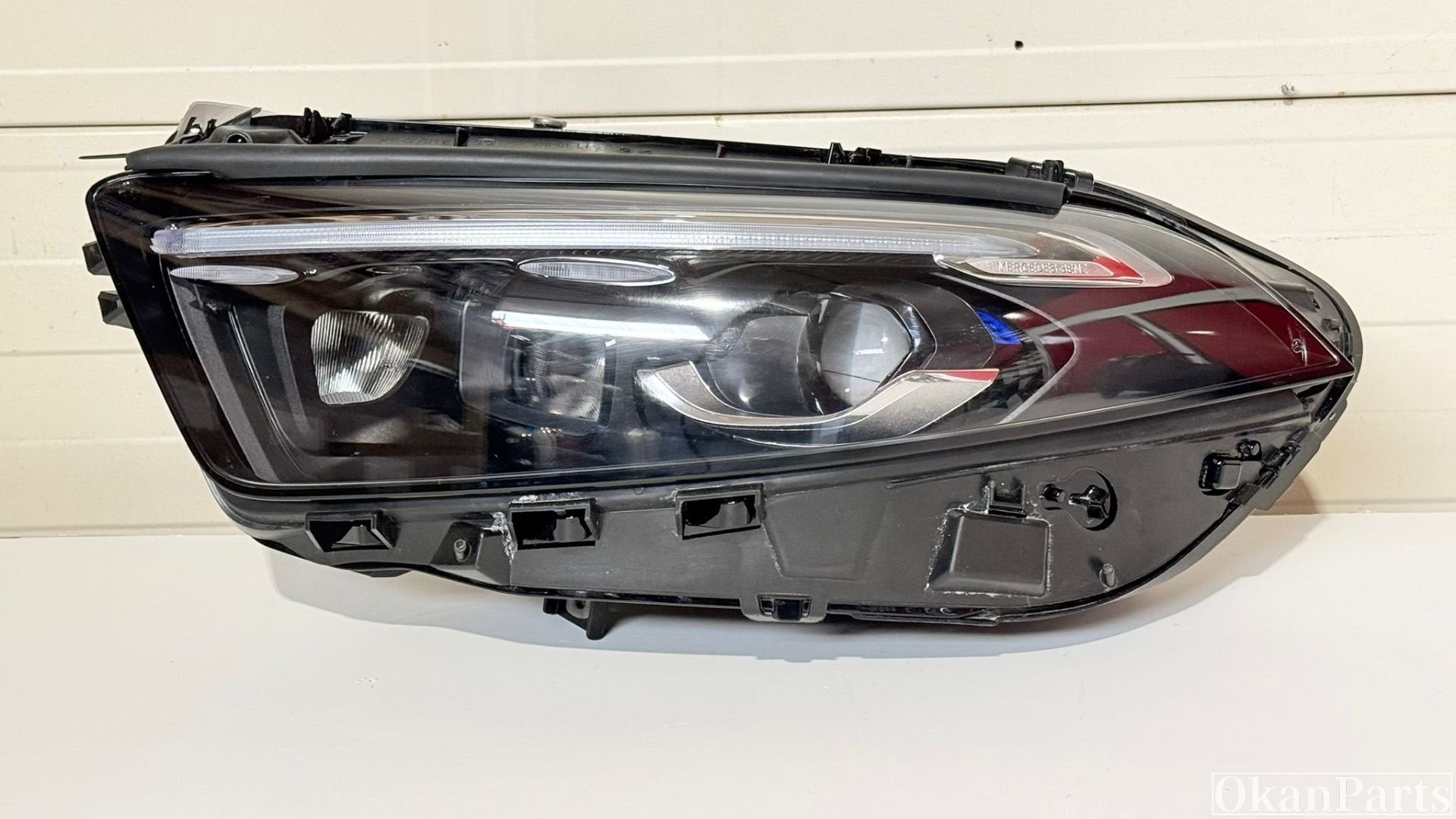 Phare gauche LED Mercedes Classe A W177 A1779065704, Autos : Pièces & Accessoires, Mercedes-Benz AG, Mercedes-Benz, Utilisé, Mercedesstrasse 120
70372  Stuttgart, DE
