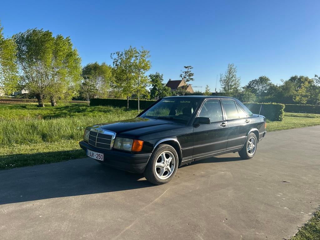 Unieke Mercedes 190 D, Auto's, 4 zetels, Zwart, 4 cilinders, Zwart
