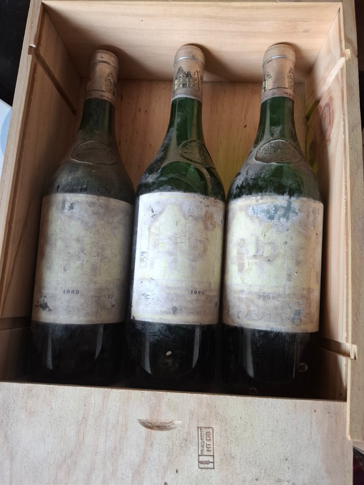 3 bouteilles de haut brion blanc 1985, Enlèvement