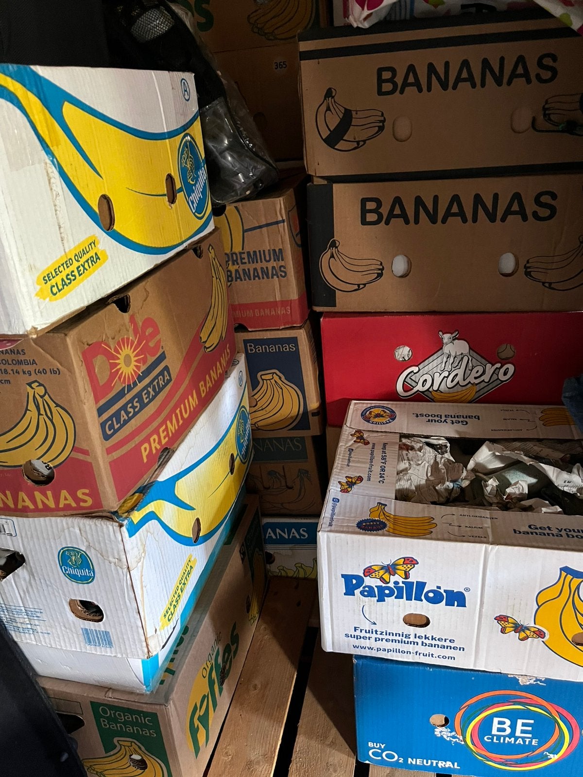 25 bananen dozen, Diversen, Rommelmarktspullen, Ophalen, Zo goed als nieuw