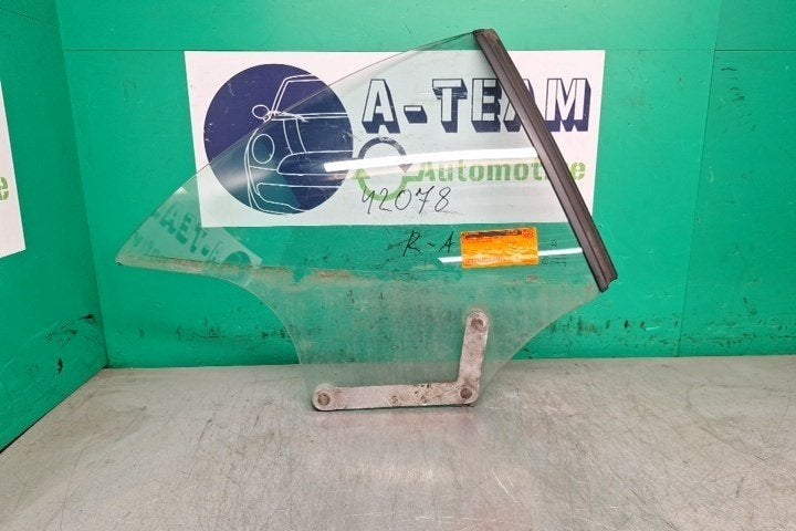 VITRE ARRIERE DROITE Peugeot 307 CC (3B) (01-2003/04-2009), Kontakt-peugeot@peugeot.com, Utilisé, Peugeot Deutschland GmbH, Bahnhofsplatz
65423  Rüsselsheim, DE