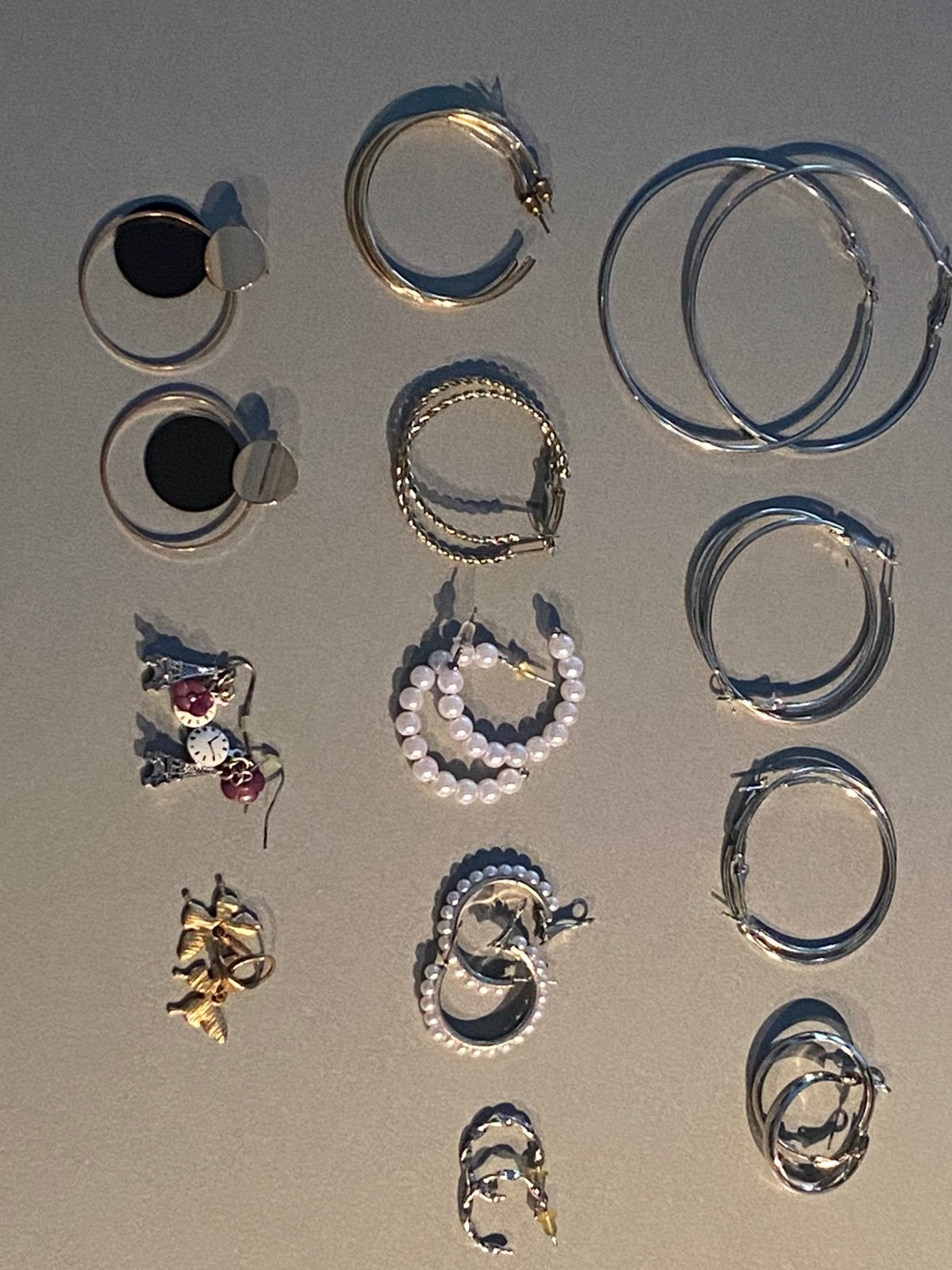 Lot 12 boucles d’oreilles, Bijoux, Sacs & Beauté, Boucles d'oreilles, Enlèvement, Comme neuf, Autres matériaux