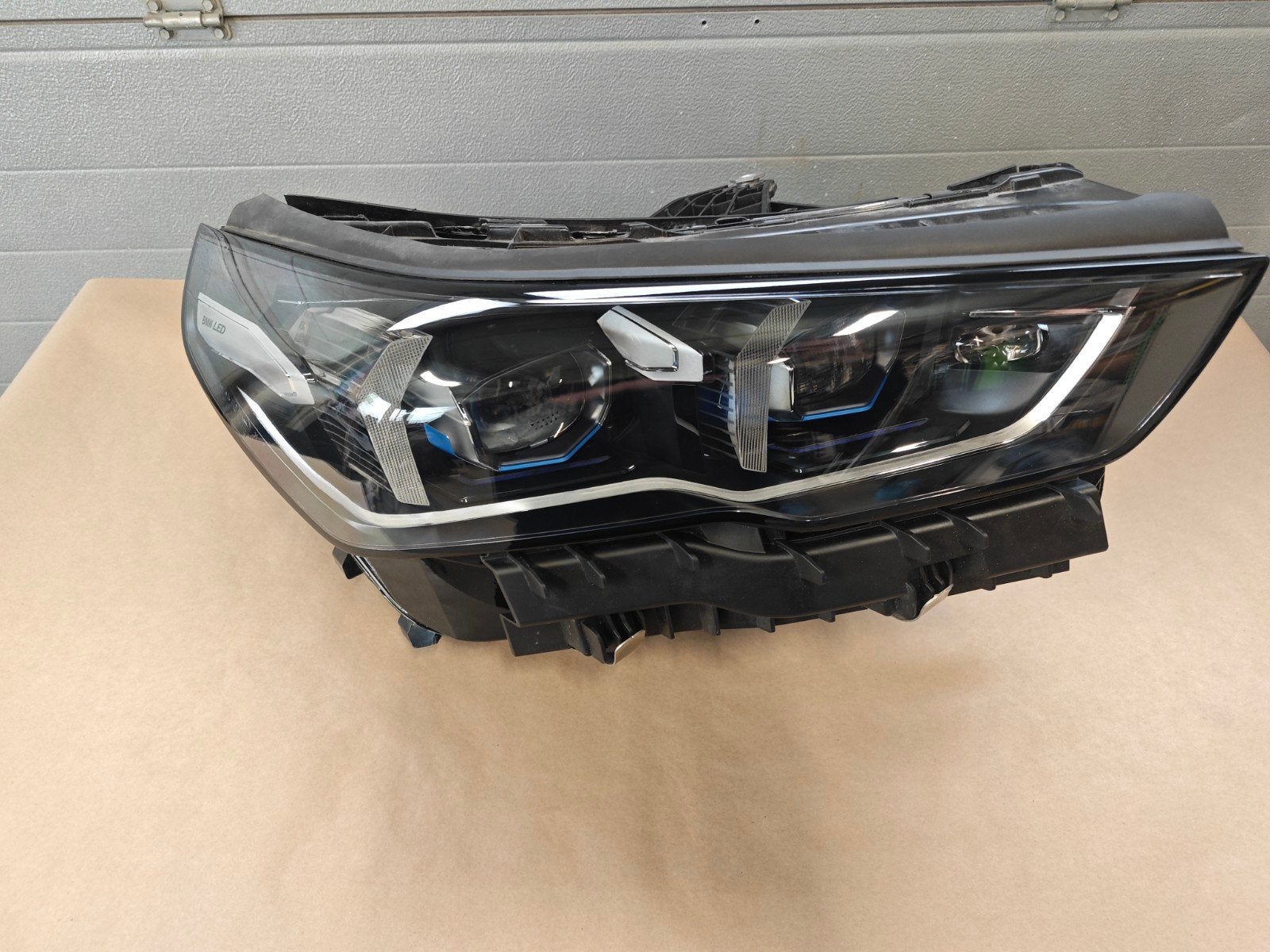 Phare droit BMW série 5 G60 G61, Enlèvement ou Envoi, BMW