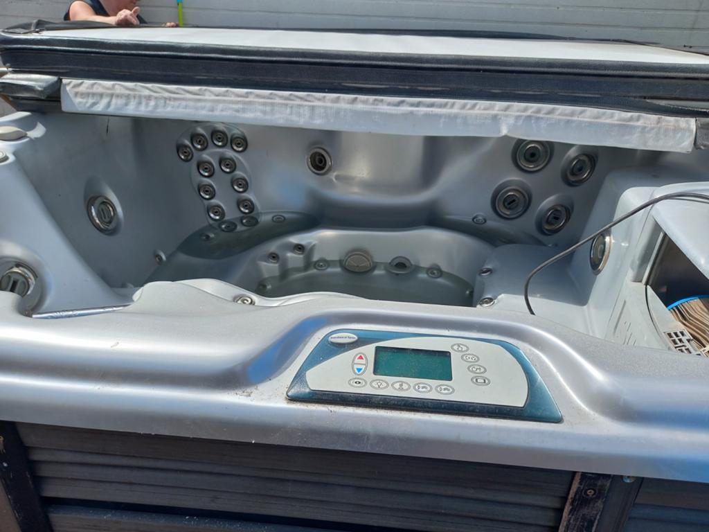 Jacuzzi sundance kleine werkjes aan.  Maar top anders ., Tuin en Terras, Bubbelbaden en Hottubs, Ophalen, Gebruikt, Trap, Vast