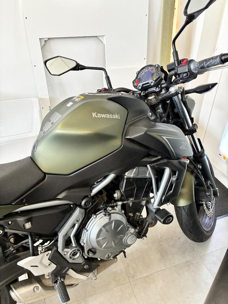 Moto Kawasaki Z650, 12 à 35 kW, Neuf, Particulier