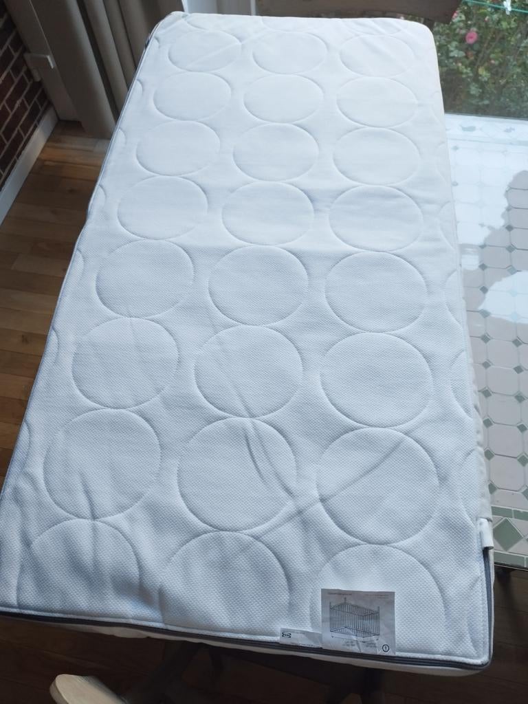 IKEA JÄTTETRÖTT 60x120 babymatras + matrasbeschermer, Ophalen, Matras