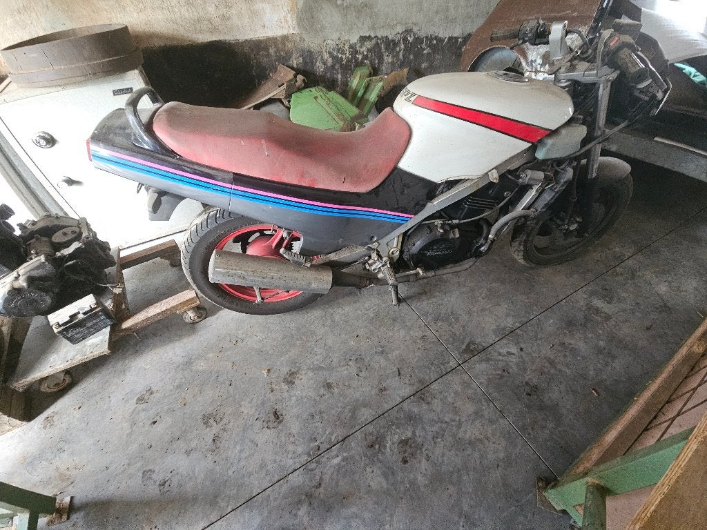 Kawasaki GPZ500S, 2 cilinders, Gebruikt, Meer dan 35 kW, Handgeschakeld