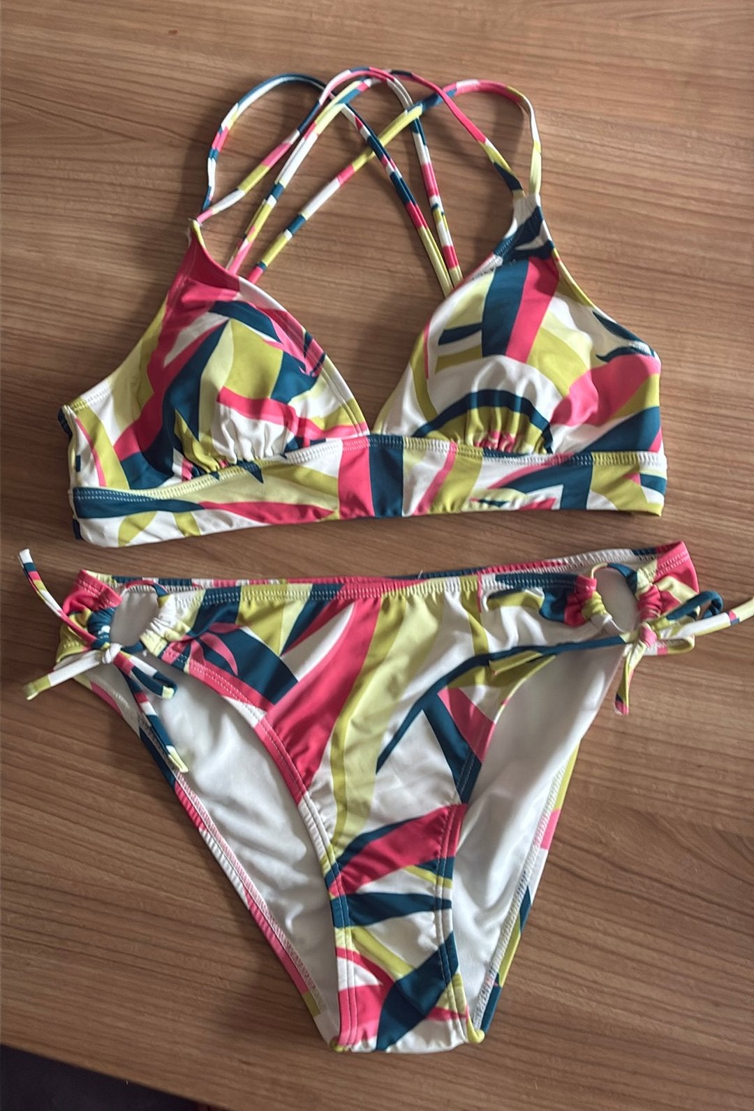 Bikini protest maat 38, Kleding | Dames, Badmode en Zwemkleding, Ophalen, Zo goed als nieuw