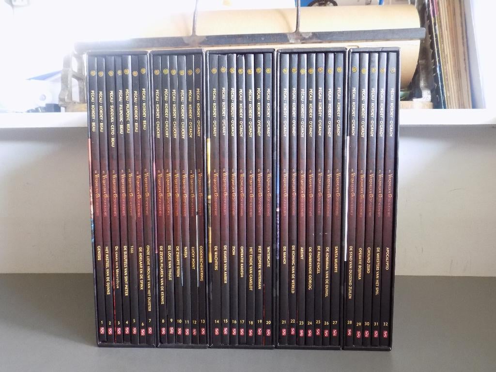 De verborgen geschiedenis ~ Complete HC's 1 t/m 32 + 5 Box'n, Boeken, Complete serie of reeks, Ophalen of Verzenden, Zo goed als nieuw