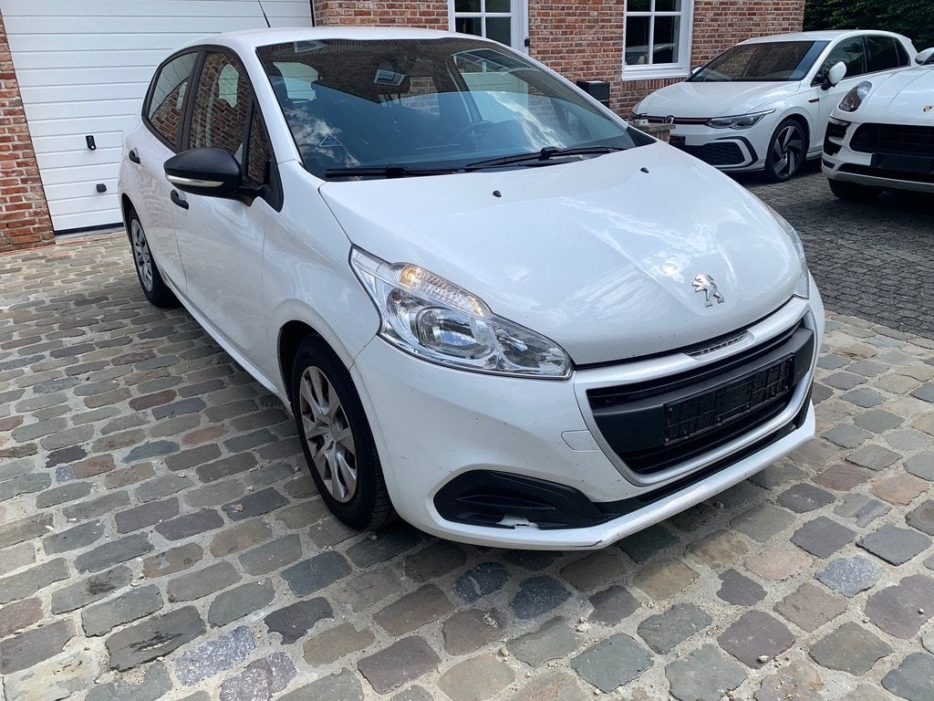 PEUGEOT 208 DIESEL, Euro 6, https://public.car-pass.be/vhr/25bcf2f7-034d-4897-8767-518f0a503d87, Bedrijf, Diesel