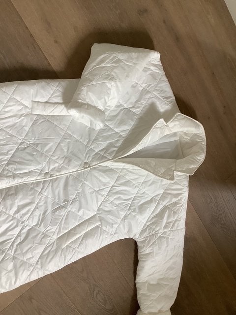 NIEUWE licht-gewatteerde witte jas - M, Ophalen of Verzenden, Nieuw