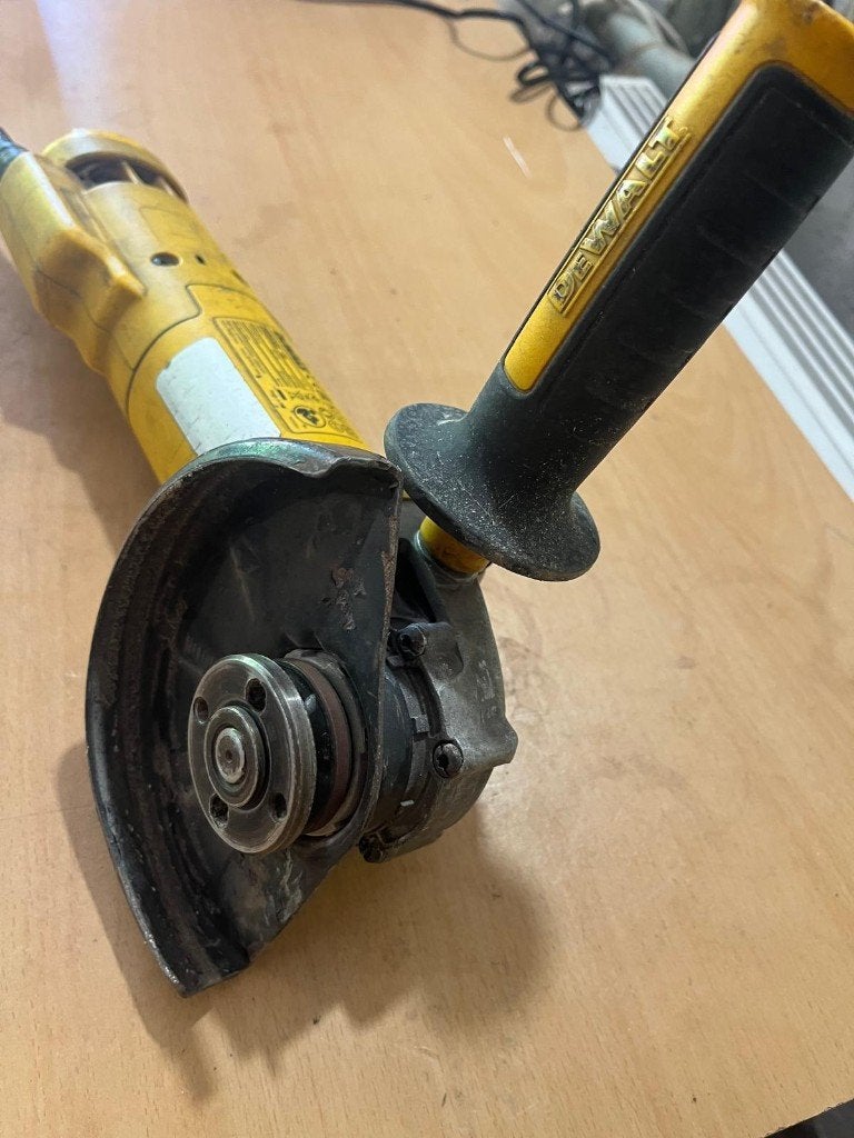 Disqueuse Dewalt, Enlèvement, Utilisé