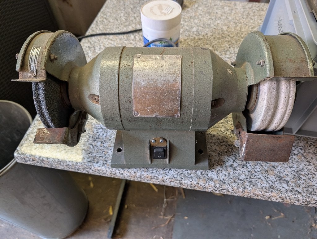 Dubbele slijpmolen, Ophalen, Gebruikt, 700 tot 1000 watt, Werkbankslijpmachine