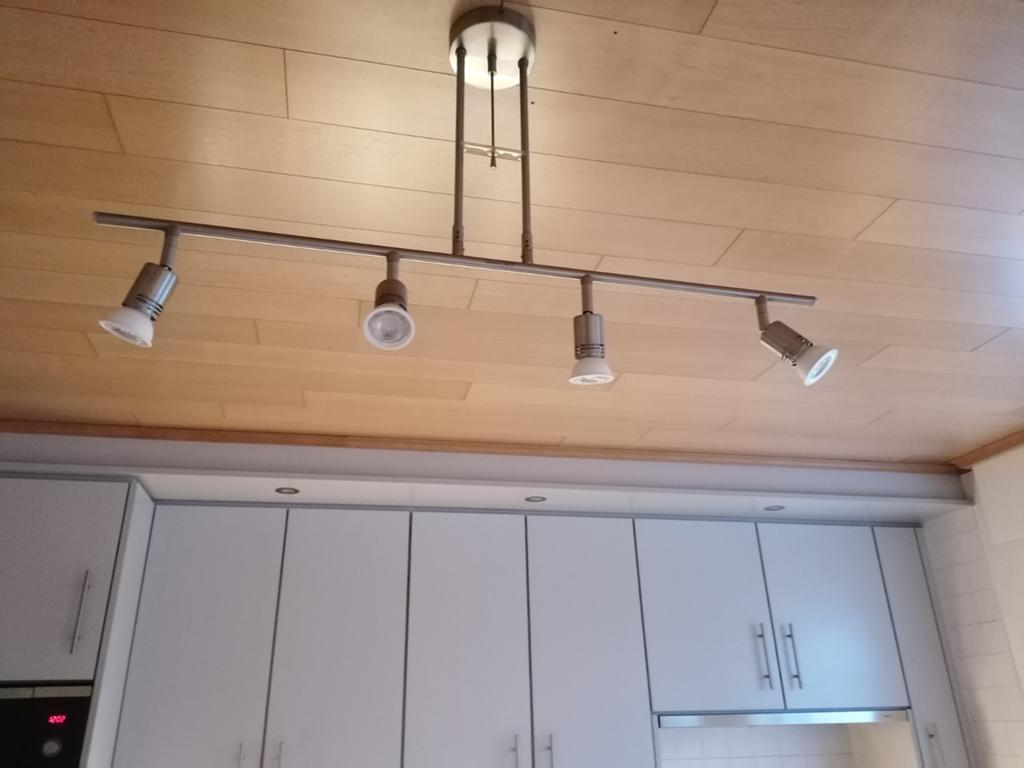 Hanglamp in perfecte staat, Enlèvement