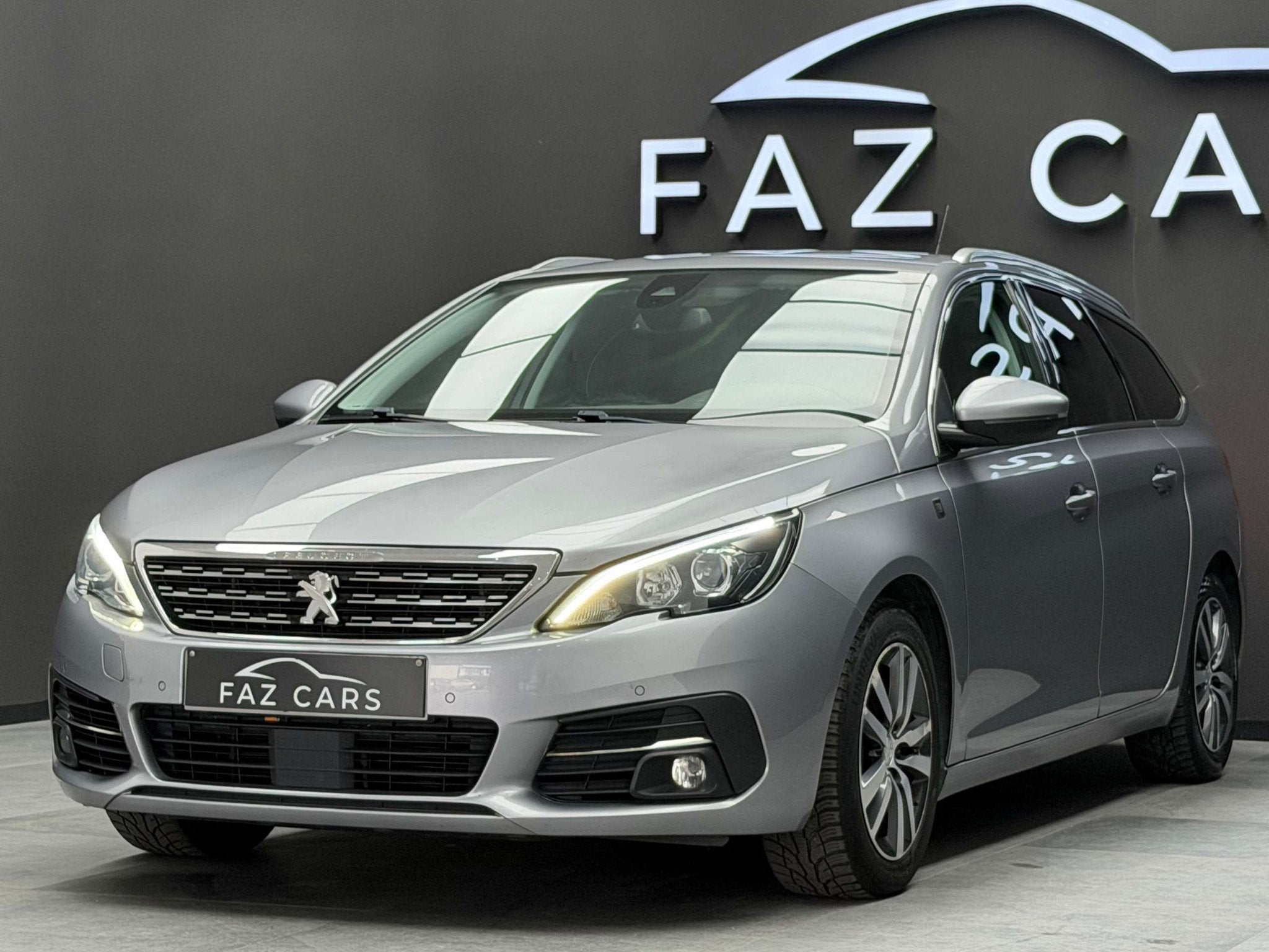 Peugeot 308 SW 1.2 PureTech Allure * 1ER PROP + GARANTIE *, Autos, Argent ou Gris, Achat, Euro 6, Entreprise