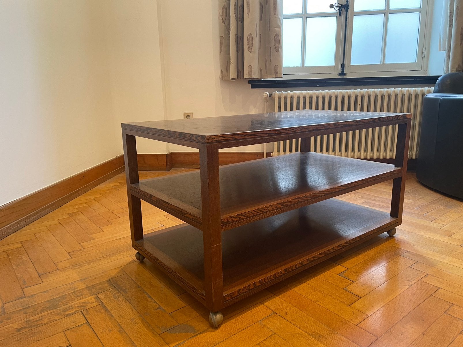 TABLE ANCIENNE SUR ROULETTES, Enlèvement, Comme neuf