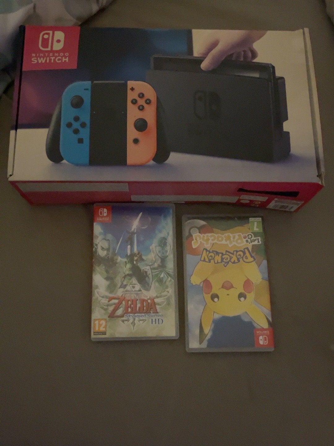 Nitendo Switch V1 complète avec housse + 2 jeux, Enlèvement ou Envoi, Comme neuf, Switch Original, Avec 2 manettes