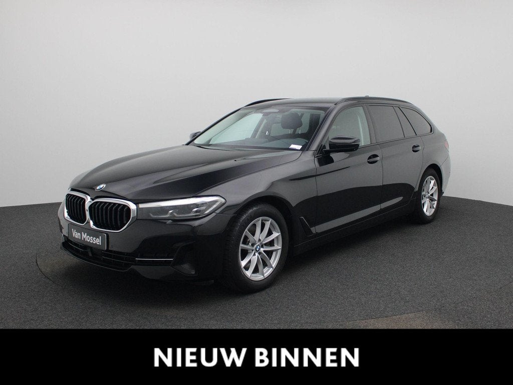 BMW 5 Reeks Touring 518d Aut. (110 kW), Auto's, Automaat, https://public.car-pass.be/vhr/76de42b8-354b-49e4-ae43-cb08652daf41