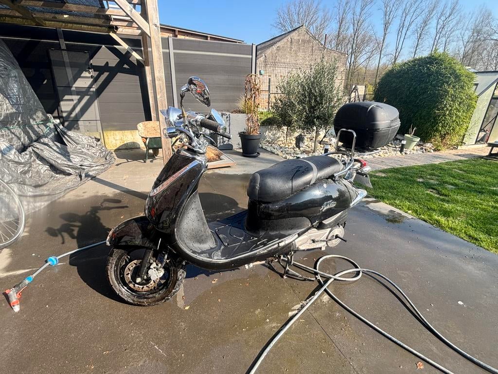 Sym 125 cc 1868 kms, Motoren, Motoren | Overige merken, Particulier, Scooter, 11 kW of minder, 1 cilinder, Minimaal motorrijbewijs A1