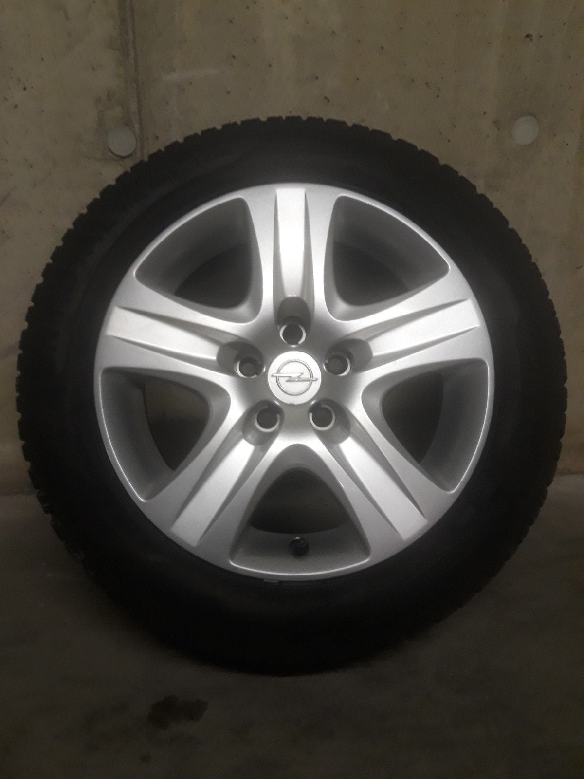 Opel Velgen 16" Duims - Nw Tyres - Uniroyal Rain Tyres !!!, Auto-onderdelen, Banden en Velgen, Ophalen, 16 inch, Banden en Velgen
