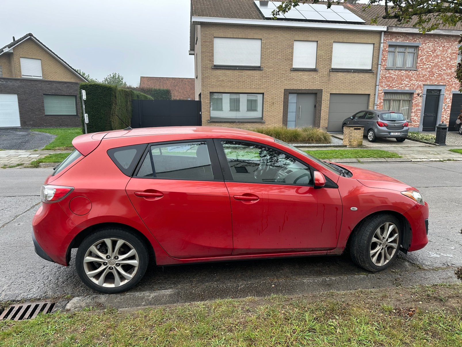 Mazda 3, Autos, Rouge, 1830 kg, Boîte manuelle, 5 portes
