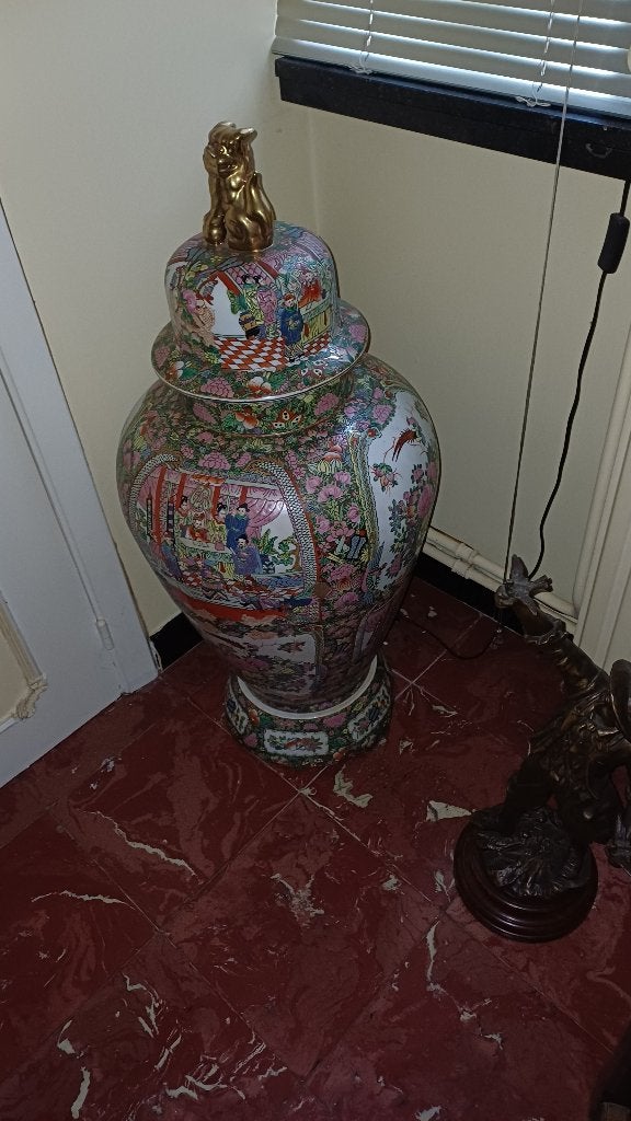 Vases chinois, Enlèvement