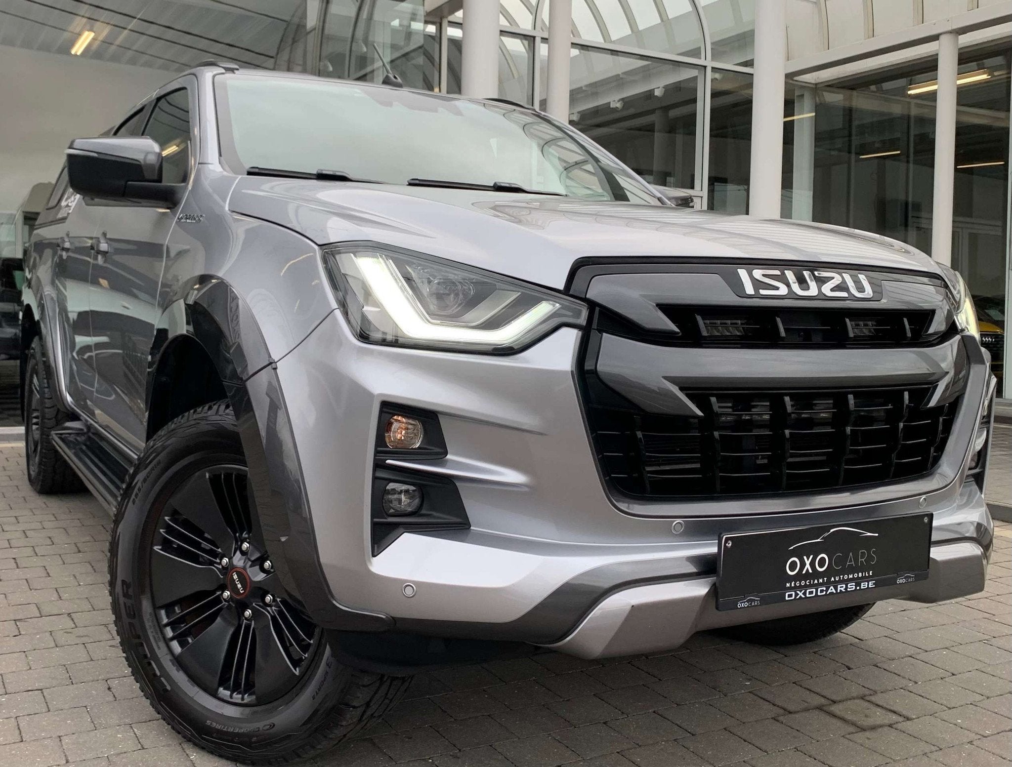Isuzu D-max 4x4 1.9 Turbo D V-Cross 163CV 4WD / FULL OPTIONS, Autos, Cuir, Argent ou Gris, Achat, Euro 6