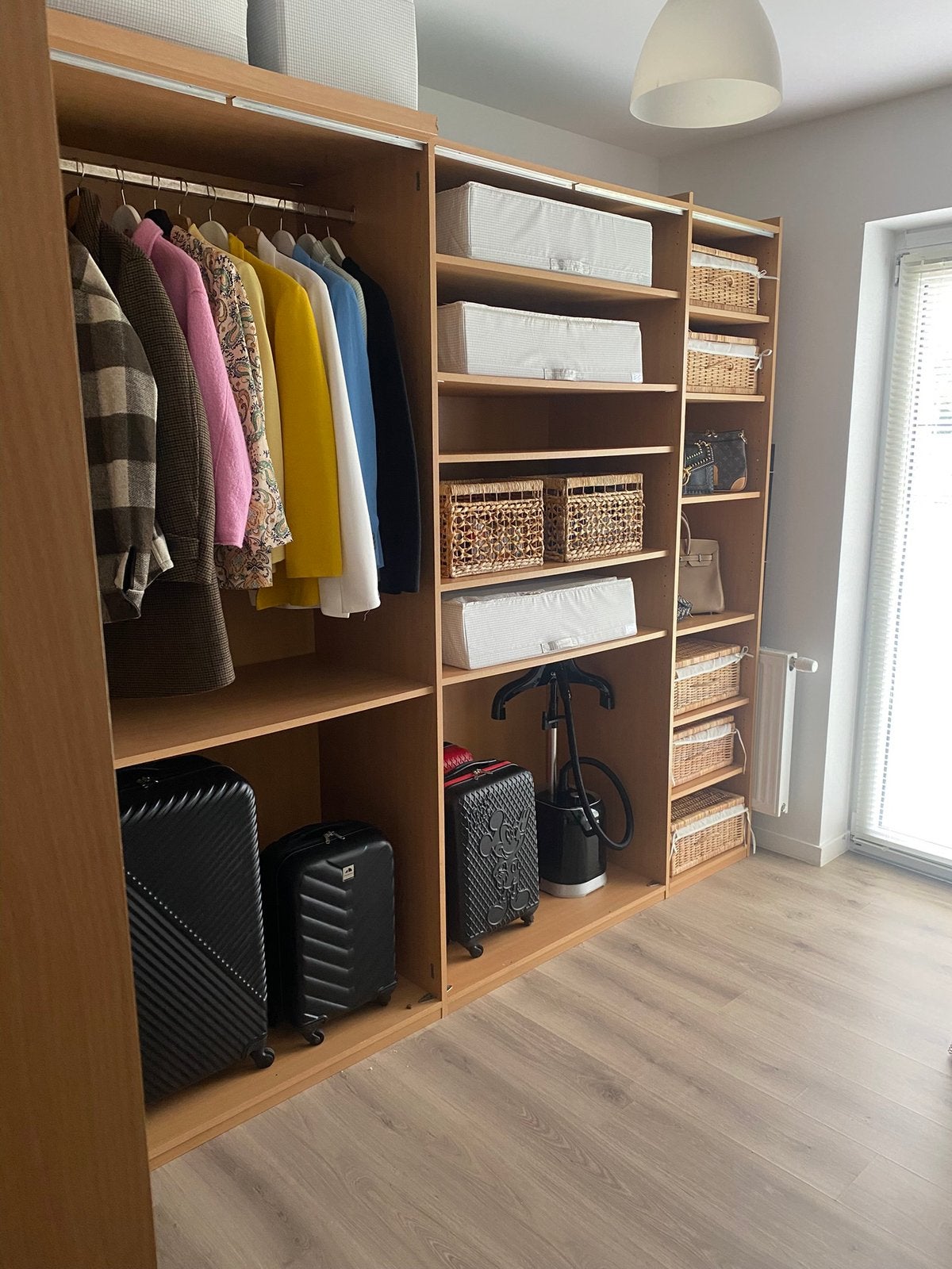 Armoire d'angle spacieuse pour vêtements ou rangement, Maison & Meubles, Enlèvement, Utilisé