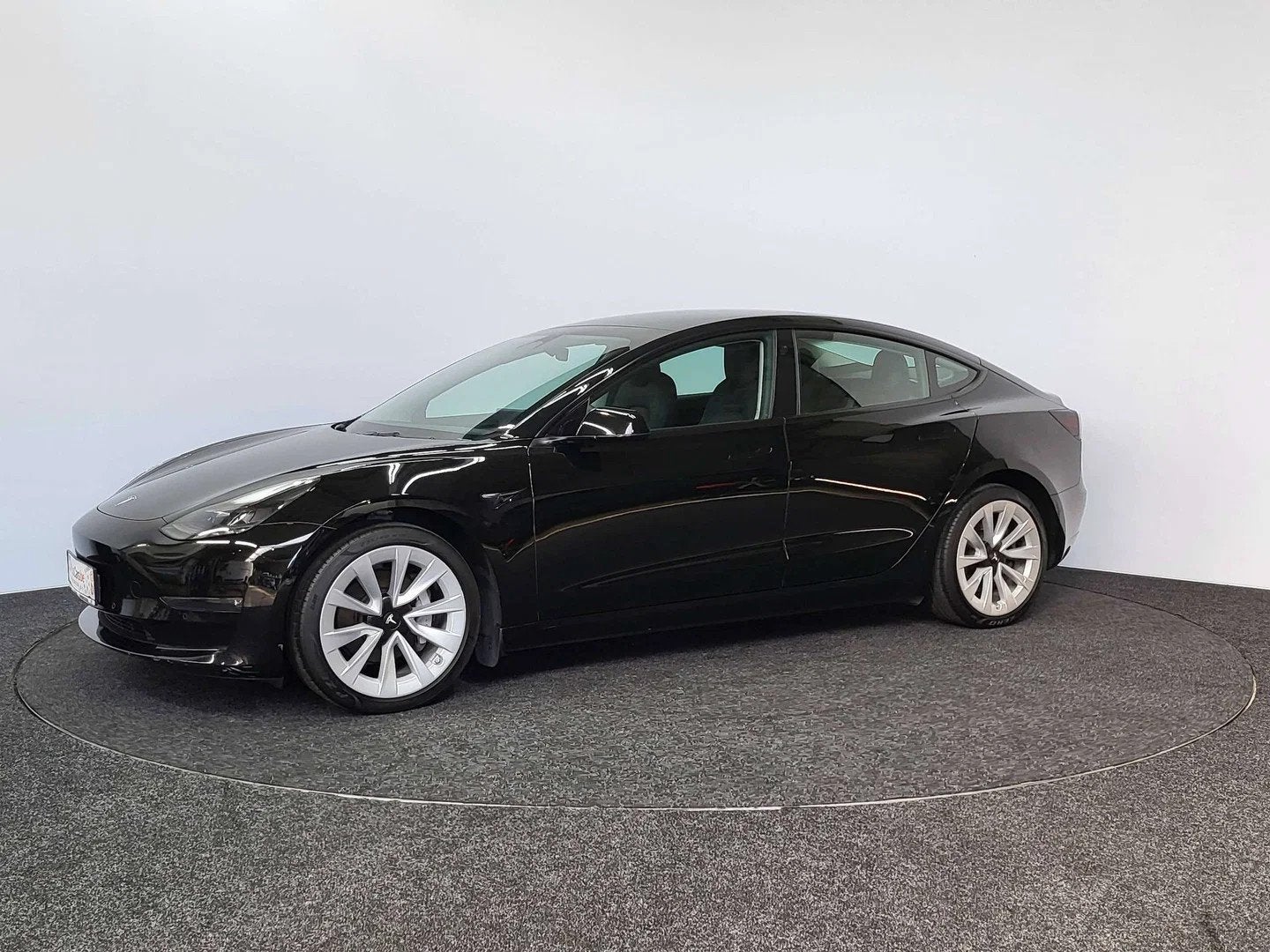 Tesla Model 3 79 kWh AWD Long Range Dual Motor (366kW) | War, Autos, Tesla, 4 portes, Entreprise, Noir, Automatique
