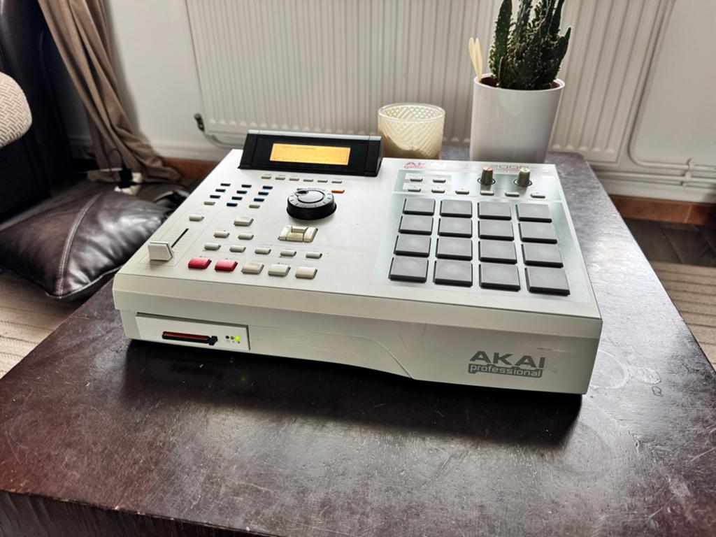 Akai mpc 2000 xl in uitstekende staat, Muziek en Instrumenten, Dj-sets en Draaitafels, Ophalen, Zo goed als nieuw
