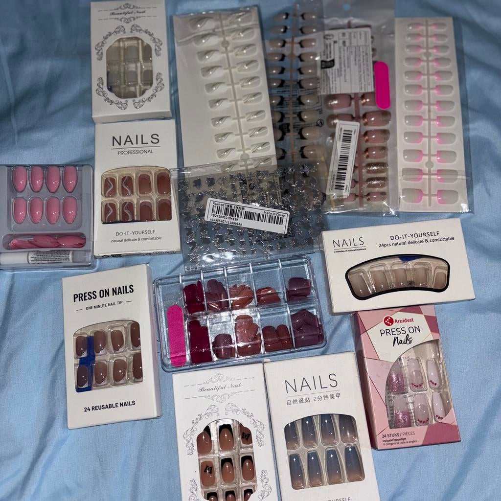 Diverse sets plaknagels/nepnagels + stickers, Verzenden, Zo goed als nieuw, Overige typen, Overige merken